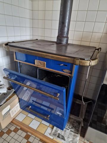 Dpt Vosges (88), à vendre secteur VITTEL de village T6 de 324 m2 + HANGAR / 1500 m2 TERRAIN