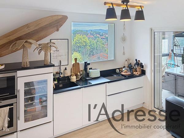 COUP DE COEUR ! Quartier Minelle, villa 5 pièces 202 m2 avec piscine !