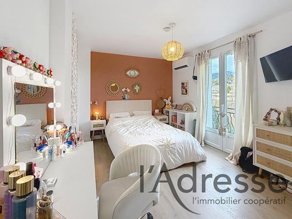 COUP DE COEUR ! Quartier Minelle, villa 5 pièces 202 m2 avec piscine !