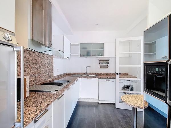 Marseille (13007) Vue directe Vieux-Port – Appartement traversant de 130 m² avec garage en sus