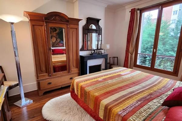 Puteaux (92800) IMMEUBLE / MAISON - PUTEAUX / LES BERGERES 350 m² Garage et 2 parking