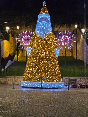 Puteaux (92800) IMMEUBLE / MAISON - PUTEAUX / LES BERGERES 350 m² Garage et 2 parking