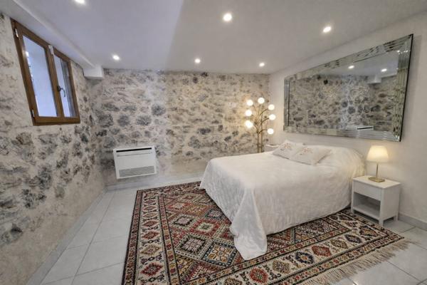 Puteaux (92800) IMMEUBLE / MAISON - PUTEAUX / LES BERGERES 350 m² Garage et 2 parking