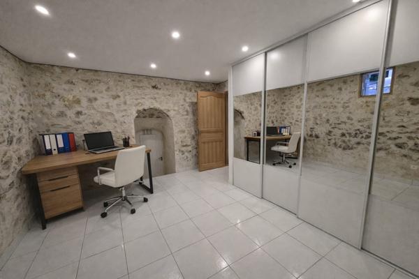 Puteaux (92800) IMMEUBLE / MAISON - PUTEAUX / LES BERGERES 350 m² Garage et 2 parking