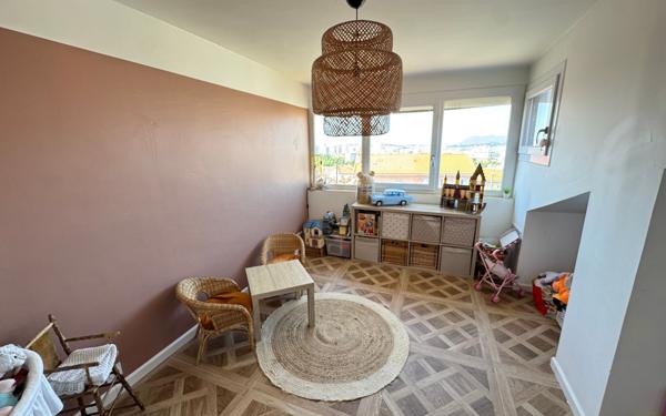 Maison à vendre    5 pièces • 100 m2 Toulon