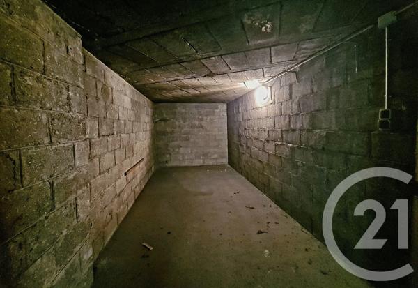 Parking à vendre  12 m 2   FRESNES  - 94