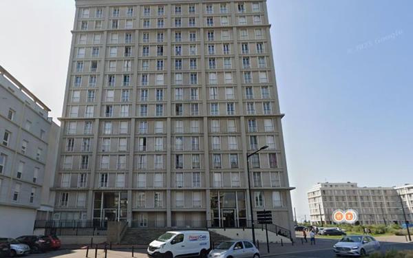 Stationnement à louer    Le Havre