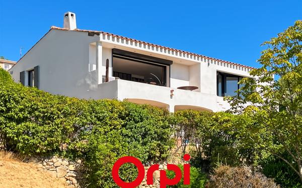 Maison à vendre    6 pièces •  Le Castellet