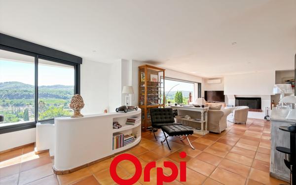 Maison à vendre    6 pièces •  Le Castellet