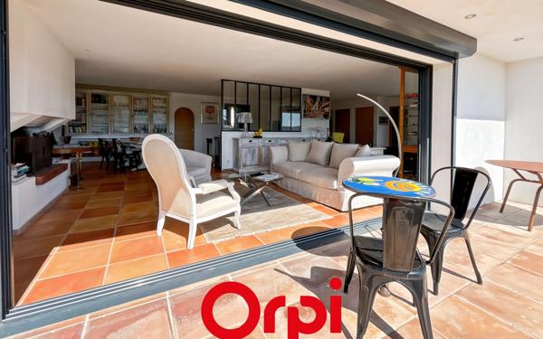 Maison à vendre    6 pièces •  Le Castellet