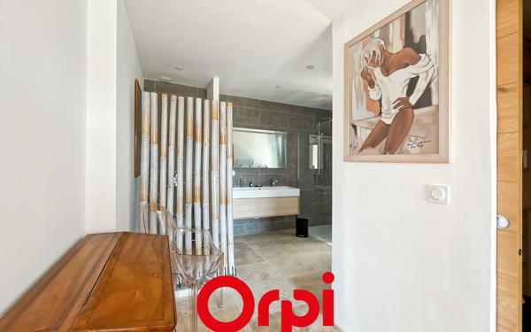 Maison à vendre    6 pièces •  Le Castellet