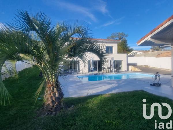 Maison d’architecte 5 pièces de 150 m² à Foulayronnes (47510)