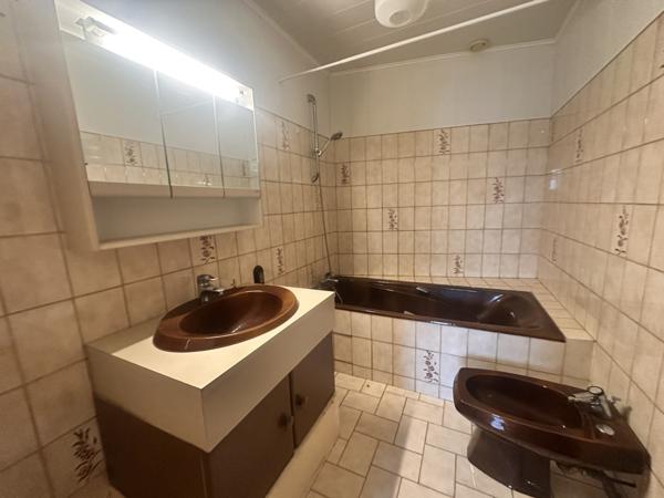 Maison  10 pièce(s)  8 chambre(s)  272.86 m²