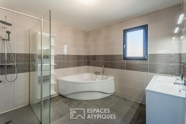 Maison contemporaine 102 m² récente avec terrasse