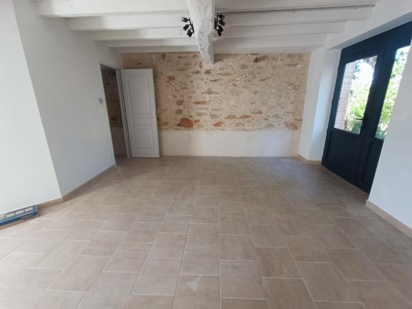 MAISON DE TYPE 5 AVEC JARDIN - Treville (11400)