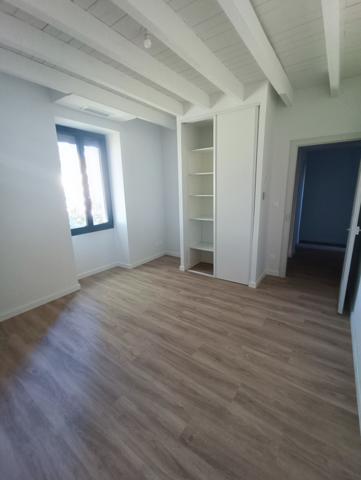 MAISON DE TYPE 5 AVEC JARDIN - Treville (11400)