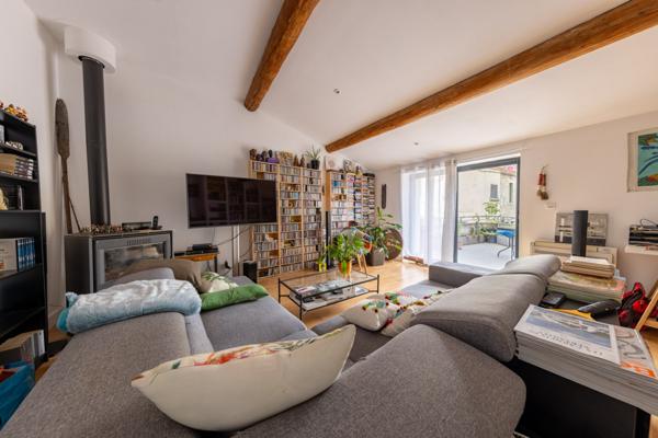 Lunel-Viel (34400) Lunel-Viel Centre-Ville Maison 142.86 m2 et dépendances de plus de 85 M²- Cour 100 M² -2 garages