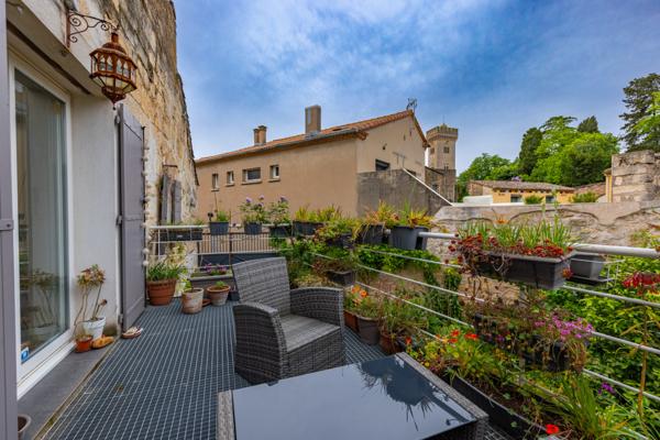 Lunel-Viel (34400) Lunel-Viel Centre-Ville Maison 142.86 m2 et dépendances de plus de 85 M²- Cour 100 M² -2 garages