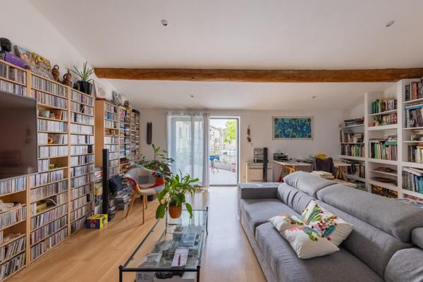 Lunel-Viel (34400) Lunel-Viel Centre-Ville Maison 142.86 m2 et dépendances de plus de 85 M²- Cour 100 M² -2 garages