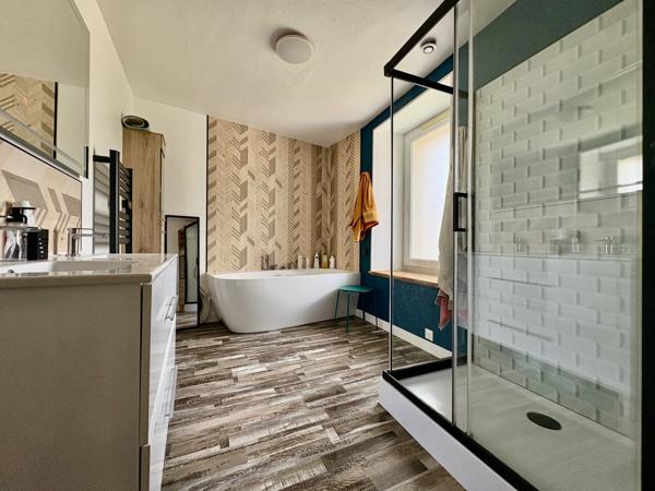 Appartement
         4 pièces
        - 133 m² Exclusivité 259 000 € *