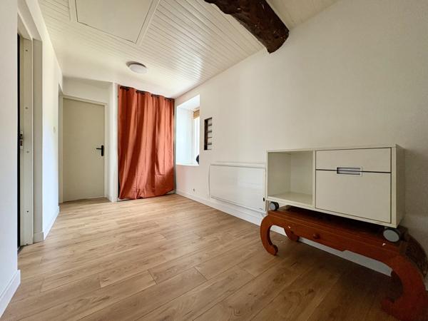 Appartement
         4 pièces
        - 133 m² Exclusivité 259 000 € *