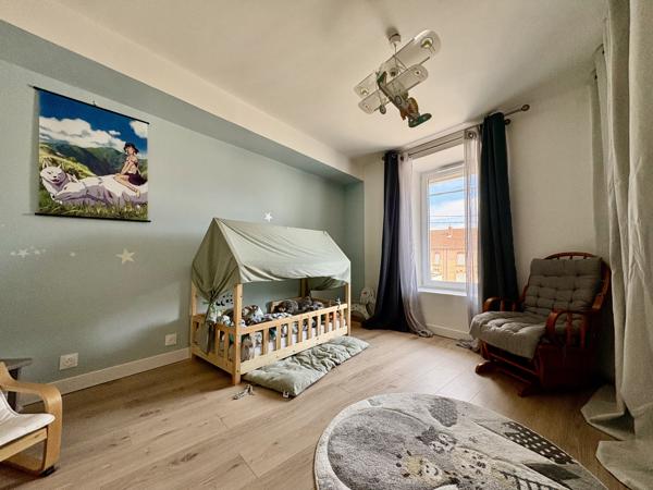 Appartement
         4 pièces
        - 133 m² Exclusivité 259 000 € *