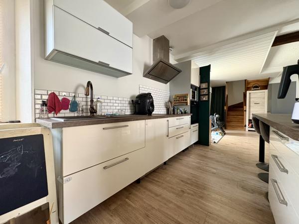 Appartement
         4 pièces
        - 133 m² Exclusivité 259 000 € *
