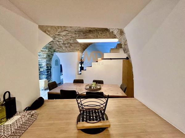 Maison DE Village, Traversante, Calme, Lumineux