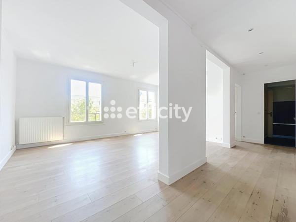 Appartement
         4 pièces
        - 95 m² 343 200 € *