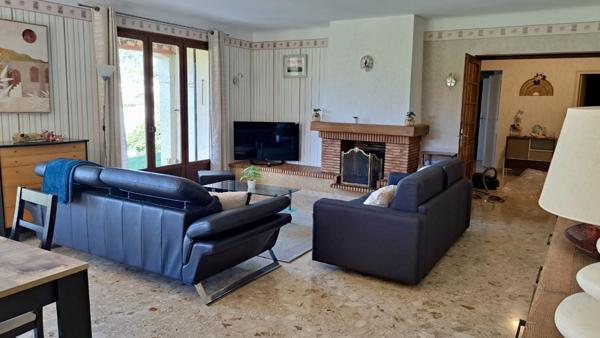 Marseille (13012) Bien d'exception, maison familiale de 290 m2 au calme absolu entre les 3 lucs et la Valentine