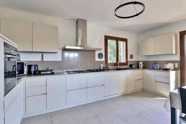 Marseille (13012) Bien d'exception, maison familiale de 290 m2 au calme absolu entre les 3 lucs et la Valentine