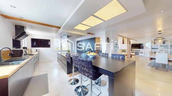 Le Crès – Maison avec piscine et 2 appartements