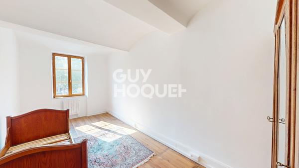 LORIOL-SUR-DRÔME – Ensemble immobilier composé d'une maison et d'un immeuble avec cour intérieure