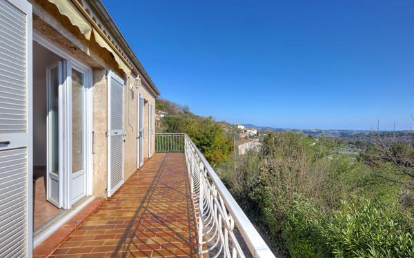 Maison à vendre    7 pièces • 152 m2 Saint-Jeannet