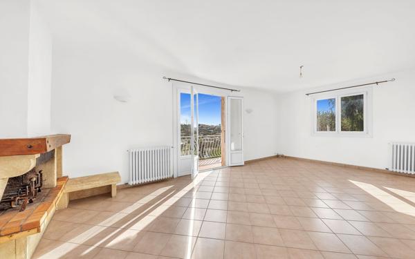 Maison à vendre    7 pièces • 152 m2 Saint-Jeannet