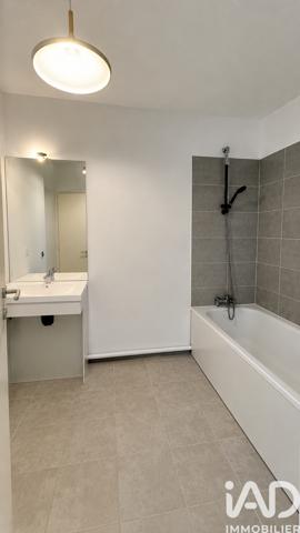 Location appartement 3 pièces 55 m² Saulx-les-Chartreux