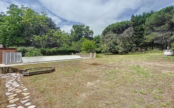 Maison à vendre    5 pièces •  Prigonrieux