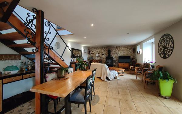 Maison à vendre    3 pièces • 162 m2 Le Merzer