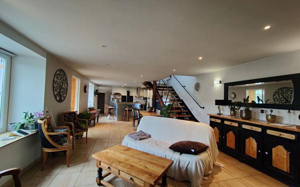 Maison à vendre    3 pièces • 162 m2 Le Merzer