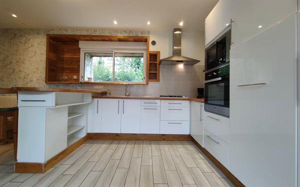 Maison à vendre    3 pièces • 162 m2 Le Merzer