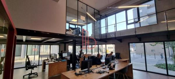 Bureau de 355 m² à vendre à Bordeaux Bassins A Flot