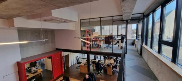 Bureau de 355 m² à vendre à Bordeaux Bassins A Flot