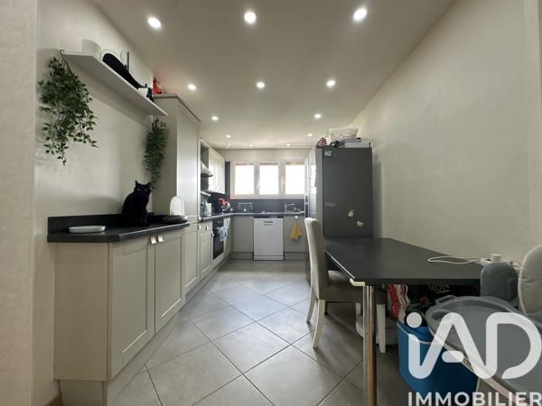 Appartement à vendre 4 pièces 80,17 m² Villecresnes