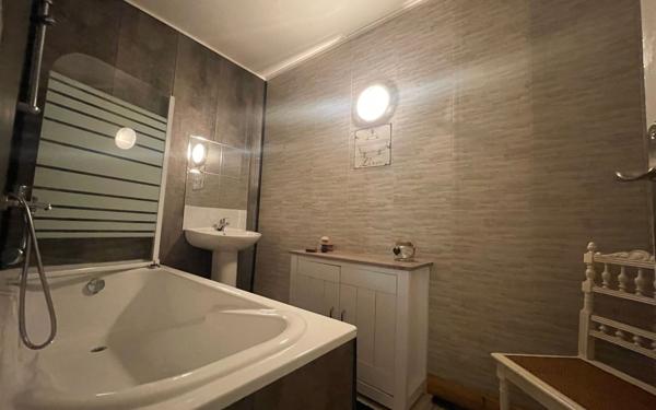 Maison à vendre    4 pièces • 164,44 m2 Cussac