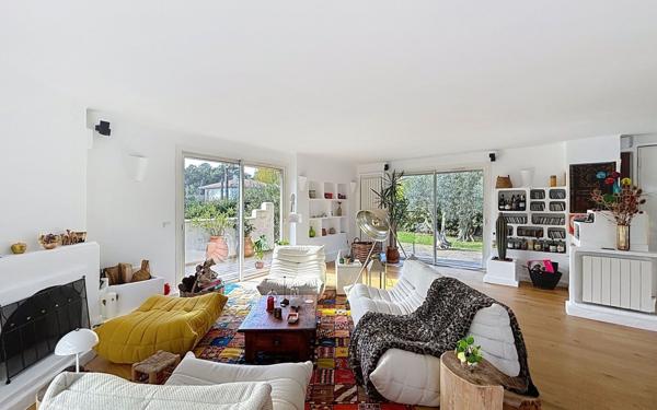 Maison à vendre    5 pièces • 210 m2 Biarritz