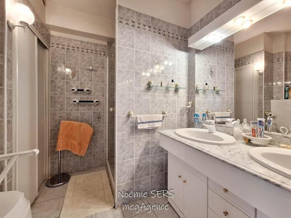 Maison à Cholet, 49300 - 15 pièces 295m²