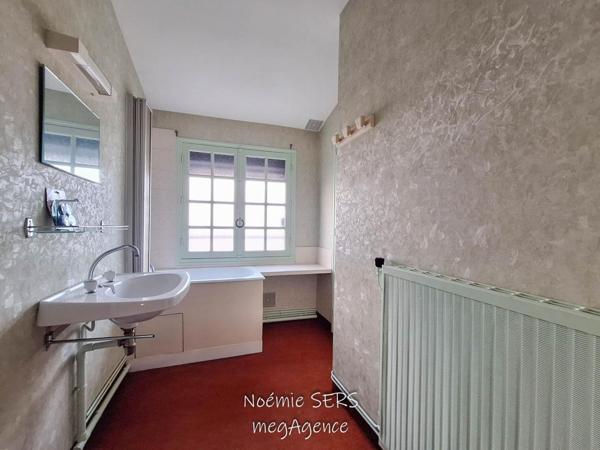 Maison à Cholet, 49300 - 15 pièces 295m²