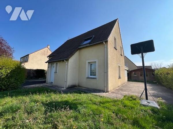 Maison proche commerces, écoles et gare