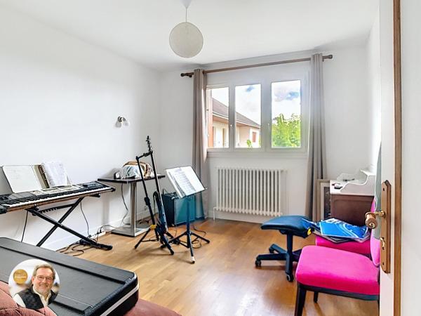 Quartier calme, proche commodités et gare 10mn à pied