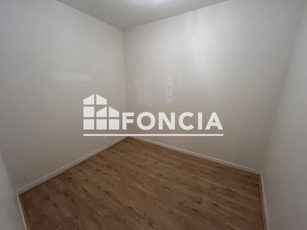 Location Appartement 2 pièces 80.2 m² - 20 GRANDE RUE Valence 26000